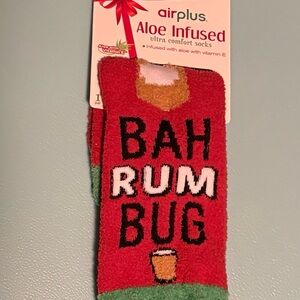 Airplus Red and Green Aloe Infused Socks